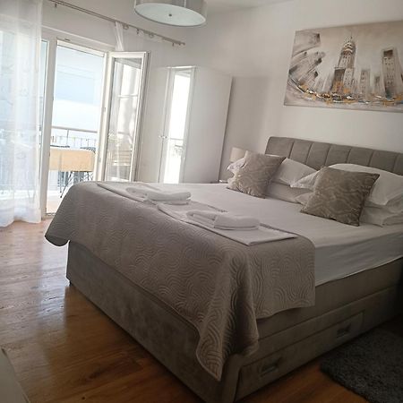 Apartment Golden Sunrise - 4 Ul.Petra Svacica11 Baška Voda Dış mekan fotoğraf